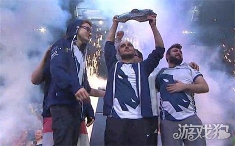 托雷斯对佩 托雷斯对佩